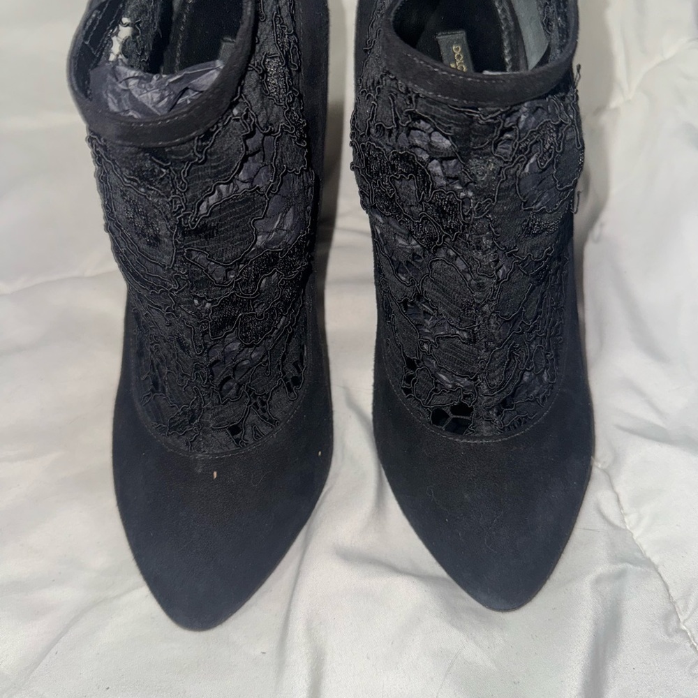 ❤️🔥AUTHENTIC🔥❤️Dolce & Gabbana Black sued and lace booties. - Picture 9 of 12